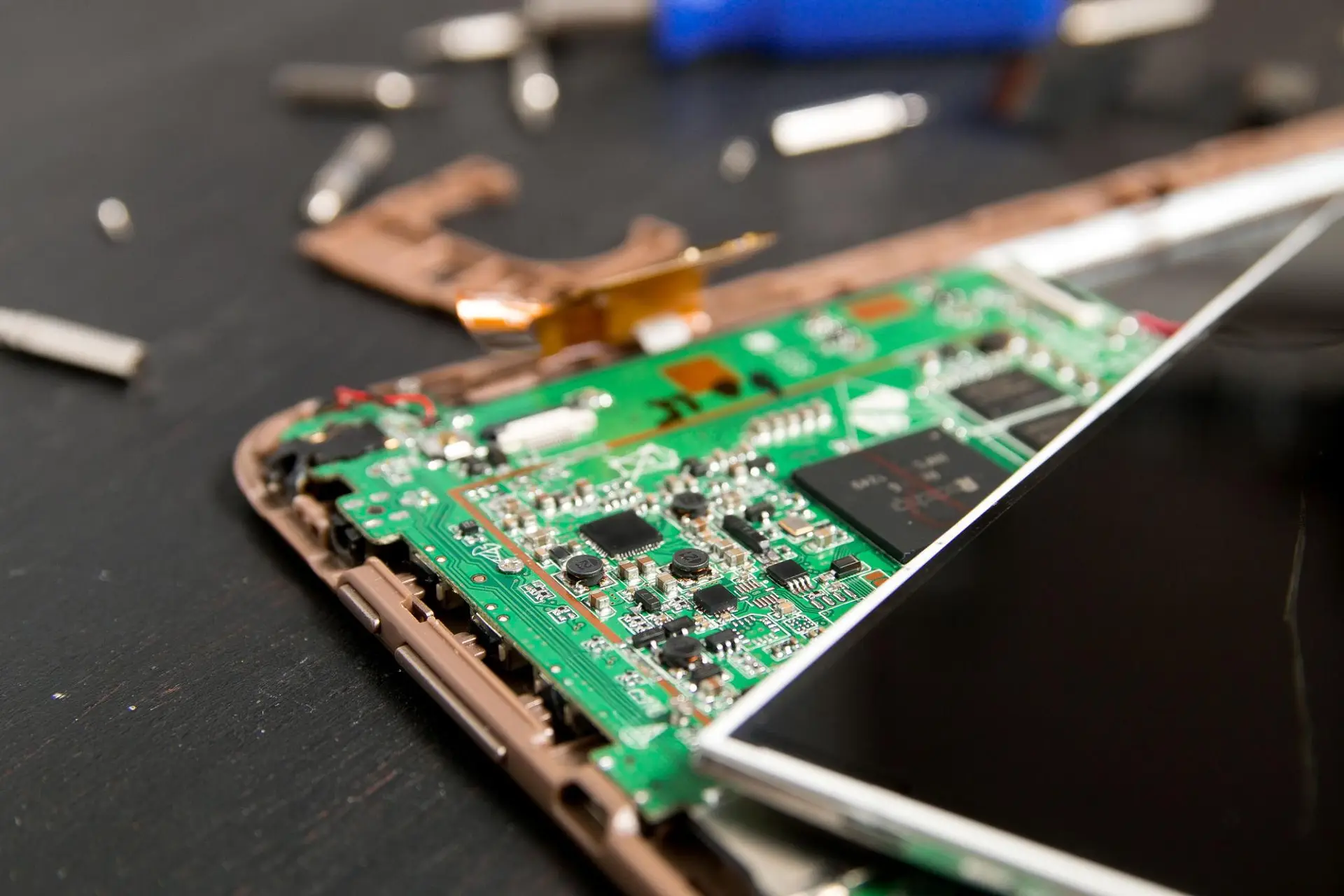 Tablet repair service in Robbinsdale MN by Logitium LLC