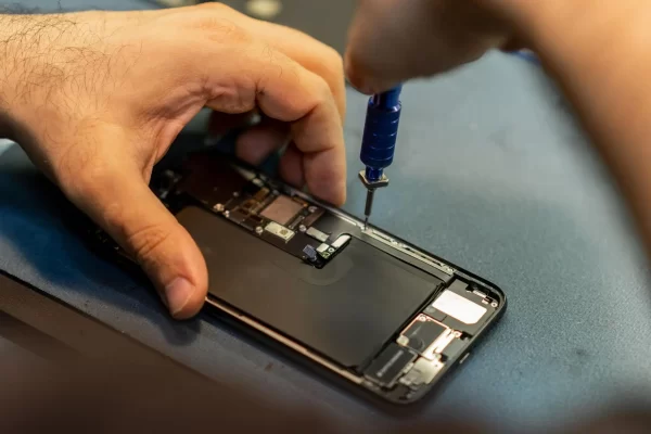 Phone repair and electronics repair service in Robbinsdale MN by Logitium LLC